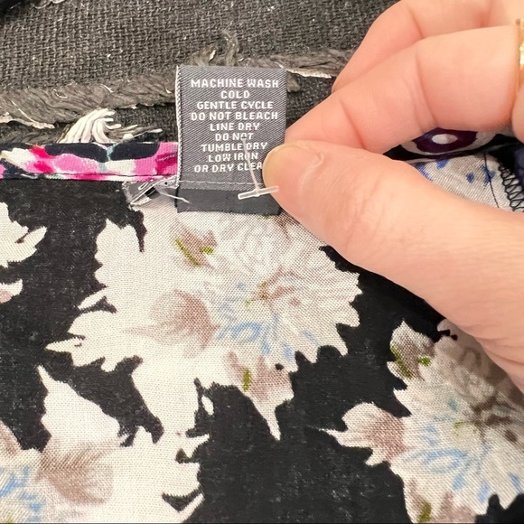 Chelsea & Theodore Shift Dress Womens Medium Multifloral Pleated Mini Beachy EUC - Picture 5 of 9